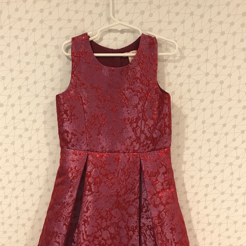 Gorgeous girls’  red dress